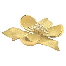 gold flower brooch