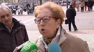 Una iaioflauta jutjada per defensar uns 'mantes'.