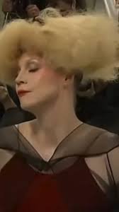 Gwendoline Christie's Gorgeous Dress Couldn't Save Her Look  #GwendolineChristie #redcarpet #metgala