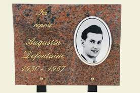 Une porche gravée sur une plaque de 30x20cm, la photo d'un cheval gravé sur une stèle Plaque Funeraire Offrez Lui Une Decoration Personnalisee Generalia Fr