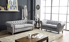Sie sind zu erkennen an den geschwungenen armlehnen und der edlen punktsteppung. Top 10 Best Chesterfield Sofa Reviews Buyer S Guide 2020