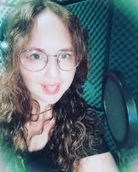 Ready for the week. Let's get it. (yes I 1000% posted this because I think  my hair looks good here) #artistssupportartists #actorssupportactors  #southafrican #southafricanactors #southafricanactress #saactress  #voiceover #dubbinglife #dubbing ...