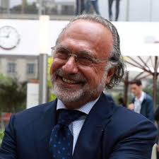 Olivier dassault a actuellement 69 ans, sa date de naissance est le 01/06/1951, catégorie hommes politiques, signe astrologique gémeaux. Olivier Dassault