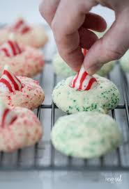 I collect cookbooks by better homes and gardens, and they never disappoint. Peppermint Kiss Cookies Christmas Cookie Recipe