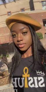 Pale girls is dedicated to celebrating beautiful women with minimal melanin. High School Instagram Popular Pretty Light Skin Girls On Stylevore