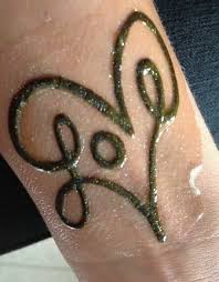 Love Simple And Easy Henna Design Jpg 336 431 Henna Tattoo Diy Henna Tattoo Kit Simple Henna Tattoo