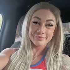 Samantha Catlin's Instagram, Twitter & Facebook