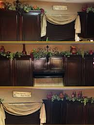 Wine theme kitchen grape kitchen decor kitchen themes kitchen redo kitchen dining kitchen decorations country kitchen kitchen ideas apartment therapy. Pin By Shandreneka Perkins On Home Decor Wine Decor Kitchen Grape Kitchen Decor Tuscan Decorating Kitchen