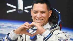 El astronauta hispano Frank Rubio regresa a la Tierra tras 371 días en el  espacio