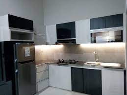 Pans tend to be shallower with one long handle and either straight or sloped sides. Kitchen Set Hitam Putih Unik Kitchen Kitchen Sets Kitchen Cabinets