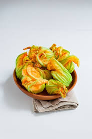 Fleurs De Courgettes Farcies Recette En 2020 Courgettes Farcies Fleur De Courgette Farcie Et Courgette