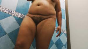 mi esposa gordibuena en la ducha