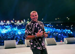 وقرار عمرو دياب، طرح ألبوم يا أنا يالأ قبل نهاية 2020، يجعله الألبوم الثاني خلال هذا العام، بعد مرايتها ويوم تلات وأول يوم في البعد. Ø´Ø§Ù‡Ø¯ Ø¨Ø±ÙˆÙ…Ùˆ Ø£ØºÙ†ÙŠØ© ÙŠØ§ Ø±ÙˆÙ‚Ø§Ù†Ùƒ Ø£Ø­Ø¯Ø« Ø£ØºØ§Ù†ÙŠ Ø¹Ù…Ø±Ùˆ Ø¯ÙŠØ§Ø¨ Ø®Ø¨Ø± ÙÙŠ Ø§Ù„ÙÙ†