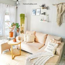 Anda bisa mengikuti tips yang kami berikan agar ruang tamu anda terasa lebih luas dari ukuran sebenarnya. 6 Pilihan Warna Cat Untuk Ruang Tamu Kecil Homeshabby Com Design Home Plans Home Decorating And Interior Design