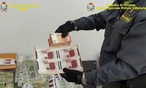 Diario di uno scandalo streaming hd. Napoli Est Scoperta Stamperia Di Soldi Falsi Sequestrato Oltre Un Milione Di Euro La Repubblica