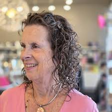 KAMRYN DOWNS : NH HAIRSTYLIST (@kdowns.hair) • Instagram photos and videos