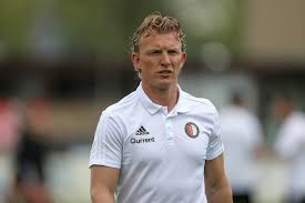 Feyenoord equaled last's seasons results and finished 3rd, with 12 points less than the previous year. Kuijt Gaat In Op Vertrek Bij Feyenoord En Legt Toekomstplannen Uit Voetbal International