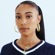 im vibin…. 📸 @analoguepapi 💄 @facesofjaz