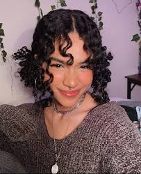 Leah Velez (leahv1709)