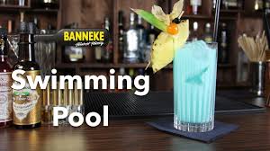 ★ swimming pool cocktail recipe ★ cocktail sheet, insctructions, ingredients and bartender tips ! Swimming Pool Cocktail Klassiker Selber Mixen Schuttelschule By Banneke Youtube