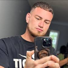 Saludos amigos🤗 Ya en el 🏟 lista para el partido (ida) de semifinal  entre: 👉 Motagua 🆚 Marathon por TSiHonduras Deportes TVC Cuál será el  resultado?