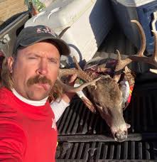 Ervin Yoder had 2 years of history with this toad! And sealed the deal last  night! A shooter FOR SHOR! Congrats Ervin! That's impressive!!! 🔥🏆🦌  *Mainbeams -27 ⅜" & 26 ⅝" *20"