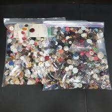 Lote de 100 botones de costura antiguos y nuevos mezclados con algunos  vintage también