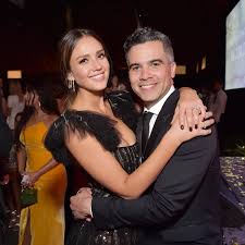 What is jessica alba's net worth? Cash Warren Recalls Laughably Awkward Wedding To Jessica Alba On 11 Year Anniversary