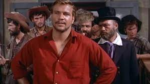 Beigesetzt wurde er in seiner geburtsstadt berlin auf dem friedhof zehlendorf, ganz in der nähe seines vaters heinrich. Gotz George Und Der Schatz Im Silbersee