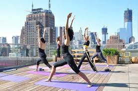 Yoga in downtown new york city. Rooftop Yoga In Nyc Complete With All Info