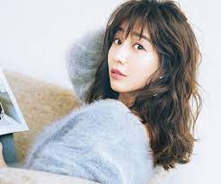田中みな実さんの美の秘訣 愛用品を使ったメイク法からパーツ別美容法まで徹底解説 美的 com 美髪 ウェーブヘアスタイル ヘアスタイル ロング