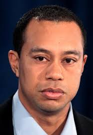 Ex-amante de Tiger Woods publica sms online