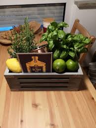 Gin Geschenk Gin Garten Gin Geschenk Gin Garten Garten Geschenk Gin In 2020 Gin Geschenke Geschenke Gin Tonic Geschenke