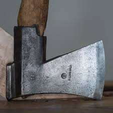 Hache Forge Blacksmith Axe En 2020 Hache La Forge Hache Viking