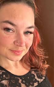 Amanda Conrad's Instagram, Twitter & Facebook