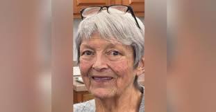 Lynn Trainor's Instagram, Twitter & Facebook