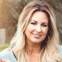 Julia Stapp's Instagram, Twitter & Facebook