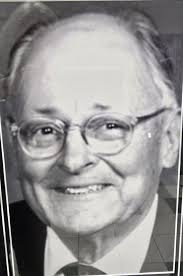 Maritime Electric's Bob Younker, P.Eng., was recently awarded The Ralph L.  Woodside Memorial Award for Outstanding Service to the Engineering  Profession by Engineers PEI. Congratulations, Bob!