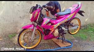 Seiring perkembangan zamana, warna abu abu semakin populer dipilih sebagai warna cat rumah. Warna Cat Motor Satria Fu Yang Lagi Ngetren Cara Golden