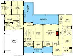 Plan 51810hz Stylish 4 Bed Modern Farmhouse Plan With Vaulted Master Suite Modern Farmhouse Plans Farmhouse Plans House Plans Farmhouse