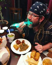 Ces sabres lasers steampunk inspirés de l'univers de star wars sont un chouette hommage au combat final de luke. I Always Get My Husband Gifts To Celebrate Him For Veteran S Day This Year He Got All His Favorite Chinese Takeout And Lightsaber Chopsticks Although I Should Have Known Better Getting Him