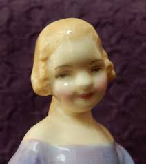 VINTAGE ROYAL DOULTON FIGURINE MARIE #HN 1370 BONE CHINA PREOWNED EXCELLENT 