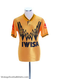 The team is nicknamed amakhosi which means lords or chiefs in zulu, and the phefeni glamour boys. 1990 Kaizer Chiefs Home Shirt L For Sale