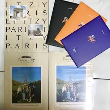 Photobook of itzy from it'z me wannabe album condition: Wts Itzy Paris Et Itzy Official Preorder Benefits Shopee Malaysia