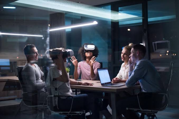 Digital Workspaces in Mixed Reality