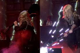 Congratulations To Phoebe Bridgers The First Person To Smash A Guitar