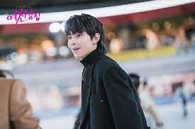 After, ju kyung stumbles upon the fact that soo ho is the very boy she met at the prince comics when she was young and struggles even more. True Beauty Ep 15 Eng Sub Off 58