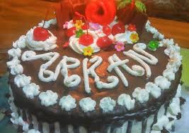 24.308 resep bolu kukus ala rumahan yang mudah dan enak dari komunitas memasak terbesar dunia! Resep Bolu Ultah Black Forest Kue Ulang Tahun Simple Oleh Sulistiana Cookpad