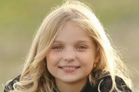 Mum who 'lost trust in NHS' after heartbreaking death of son travels 100  miles to give birth to twins