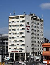 In 1942 bouwde de architect wilhelm riphahn namens de stad een bunker aan de altenberger strasse 1a / domstrasse. Breslauer Platz Koln Wikipedia